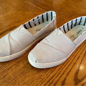 Toms beige slip on | size 8 | neutral | versatile | great used condition
